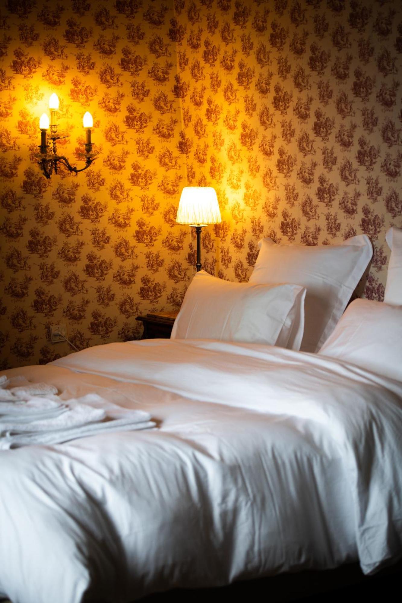 Domaine De La Briouse Bed and Breakfast Sanxay Exteriör bild